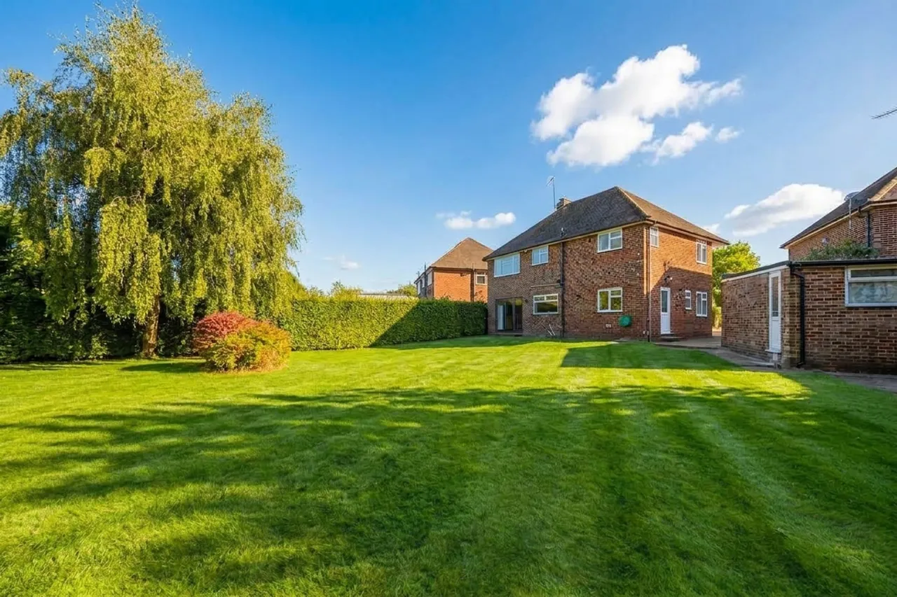 Lester Grove, Hazlemere, HP15, photo 6