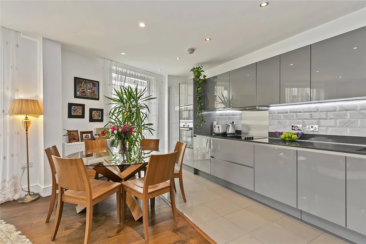 Levett Square, TW9, photo 4