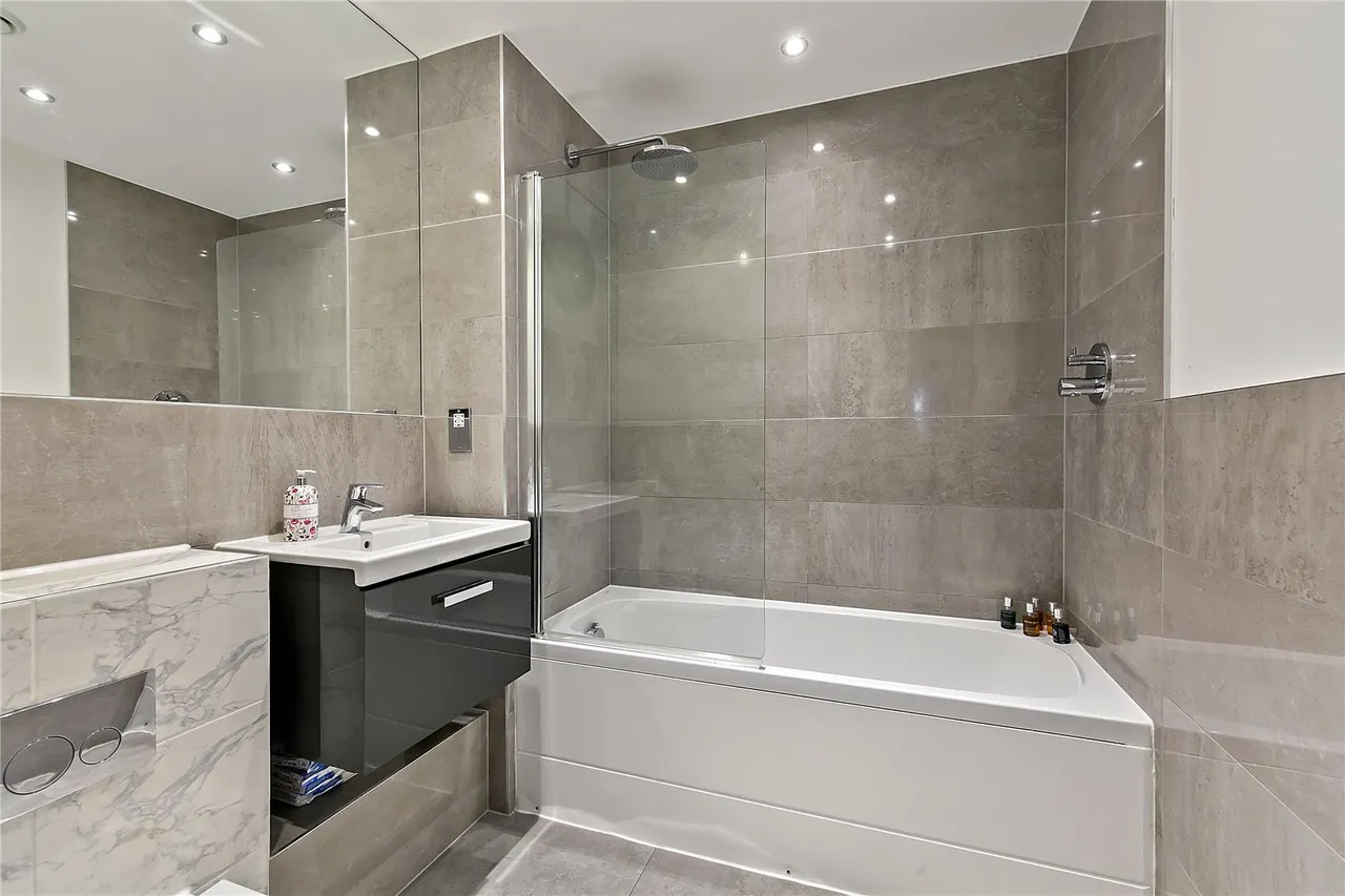 Levett Square, TW9, photo 9