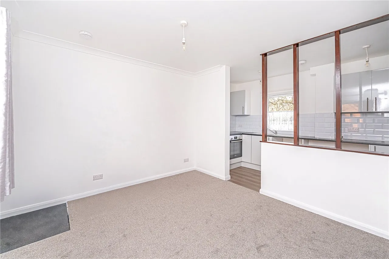 Jonquil Gardens, Hampton, TW12 3RZ, photo 4