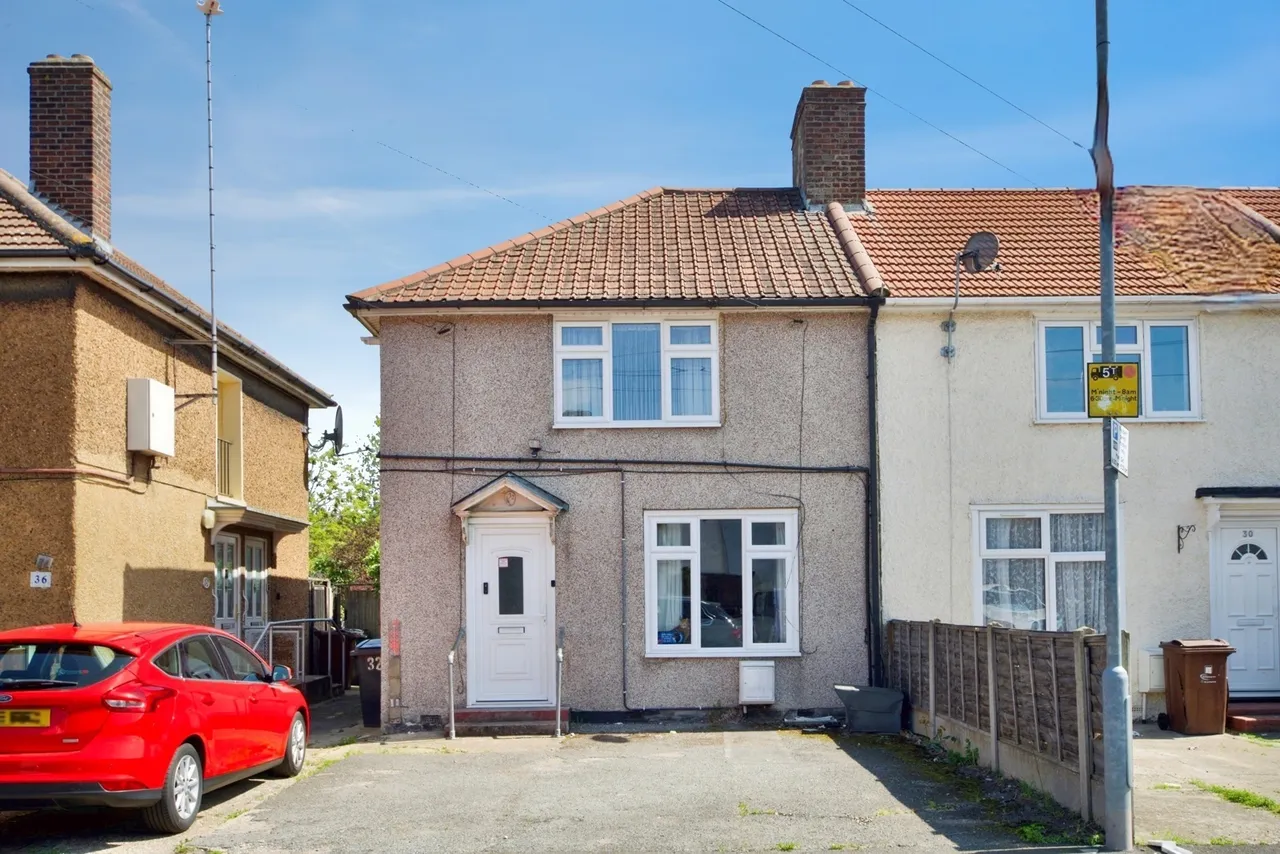 3 bed house for sale — Rogers Road, Dagenham, RM10