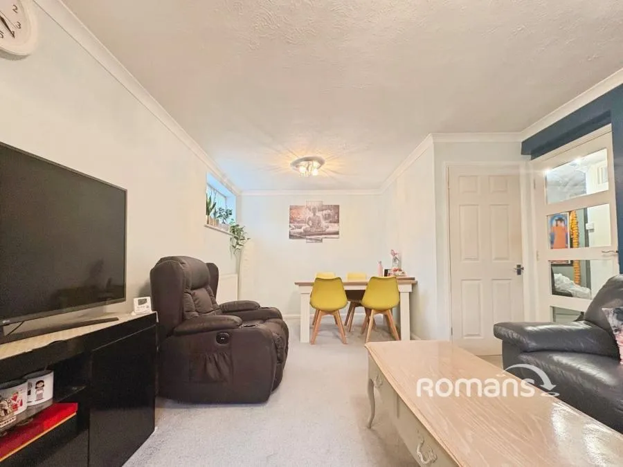 Frogmore Court, Blackwater, GU17, photo 10