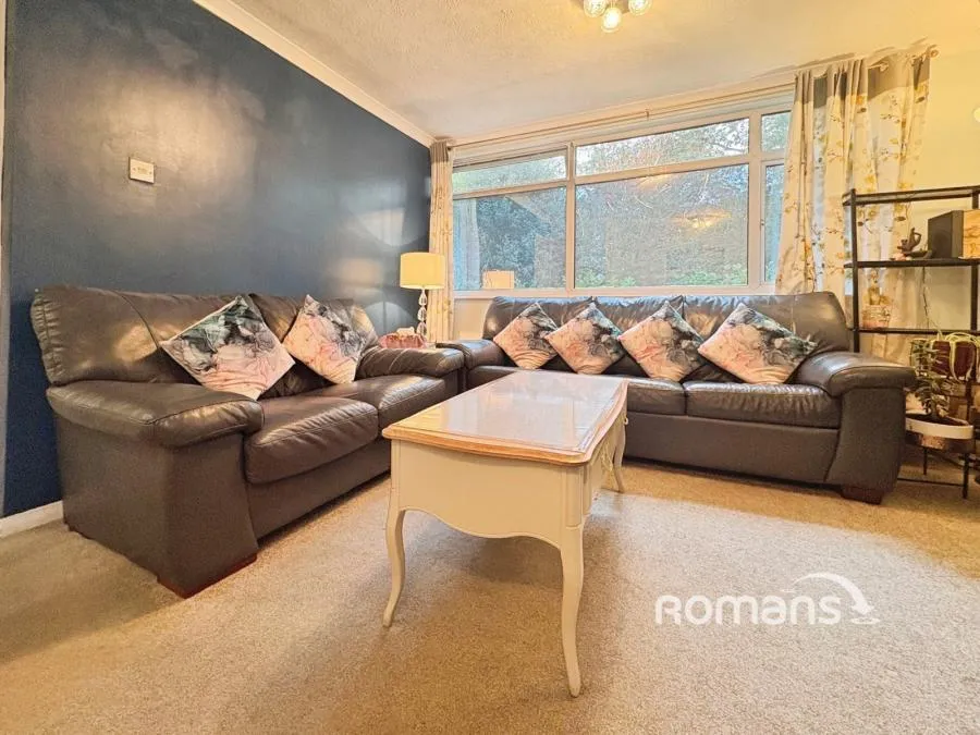 Frogmore Court, Blackwater, GU17, photo 11