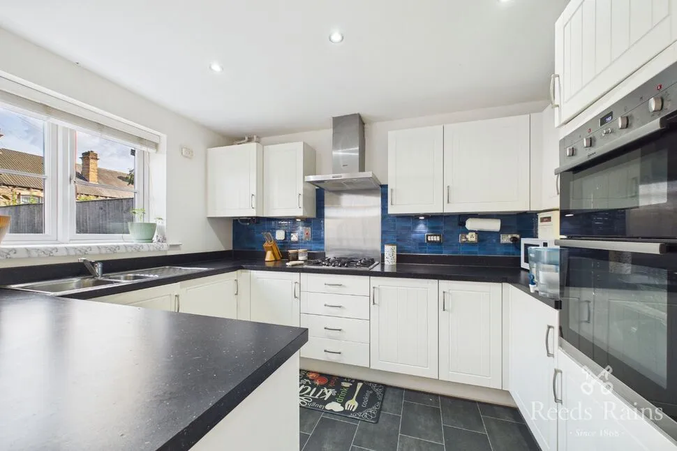 Weavers Close, Morley, LS27, photo 10