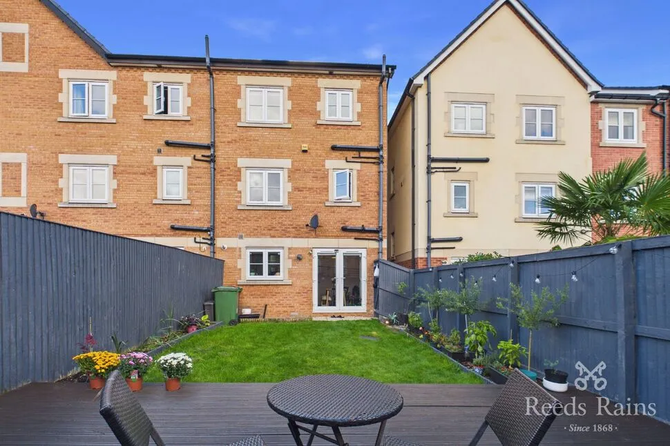 Weavers Close, Morley, LS27, photo 17
