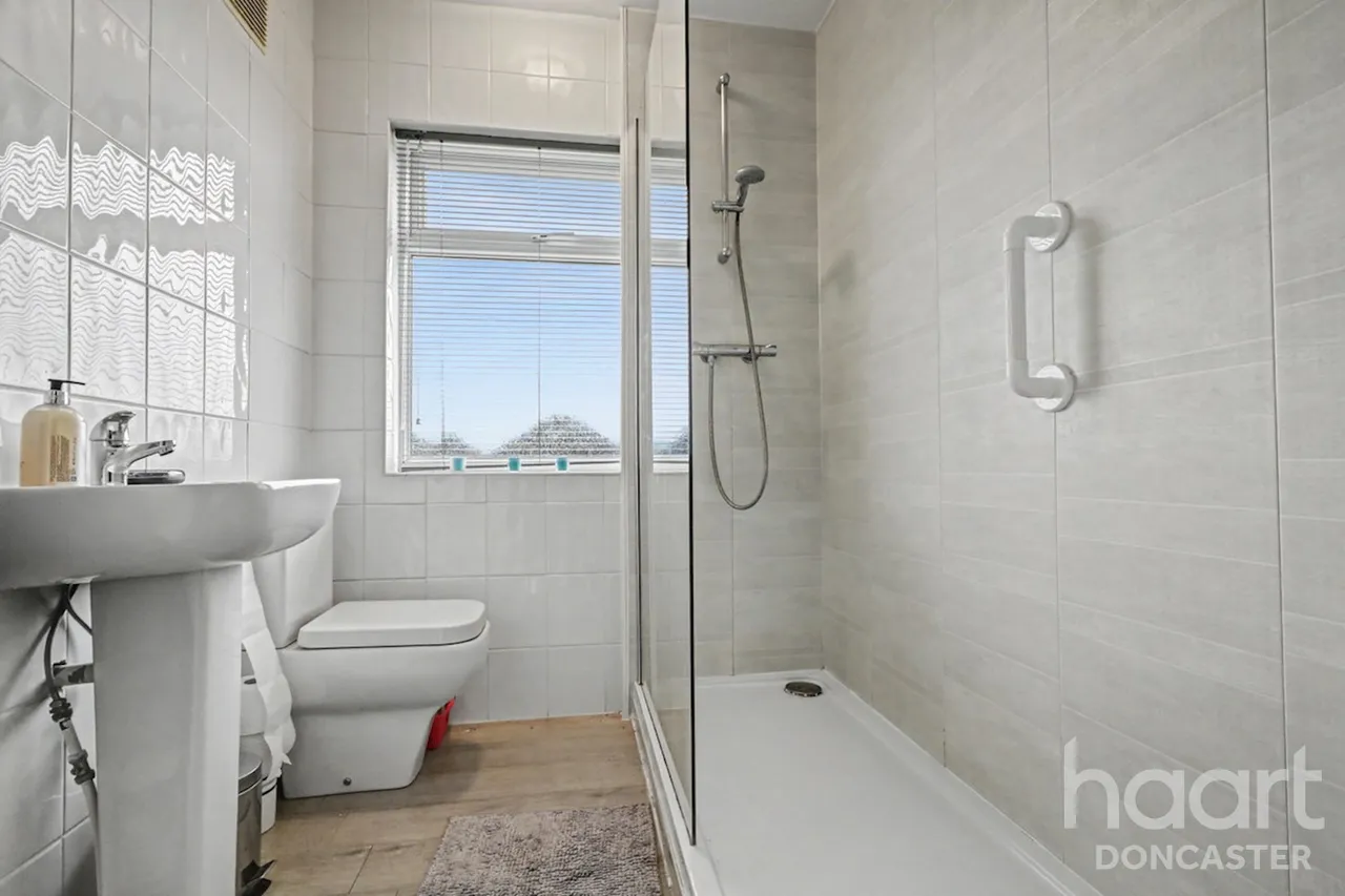 Hill Top Crescent, Doncaster, DN2, photo 10