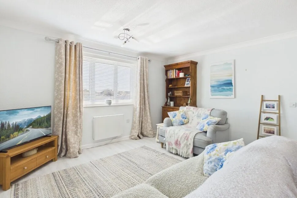 Alexandra Court, Gardens Road, North Somerset, BS21, photo 4