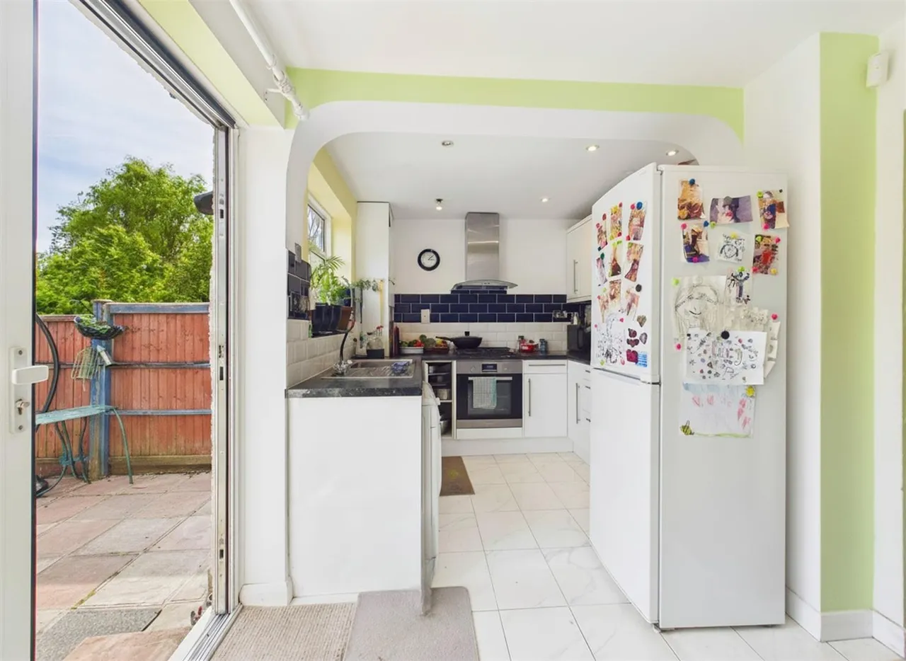 Dartmouth Road, Ruislip, HA4 0DE, photo 5