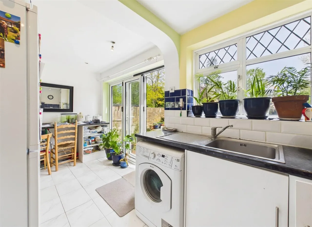 Dartmouth Road, Ruislip, HA4 0DE, photo 4