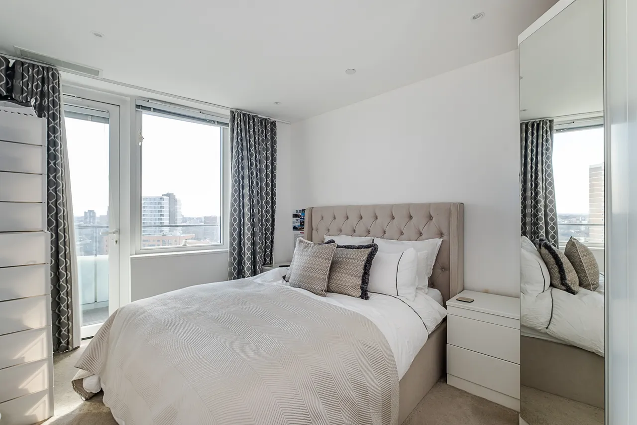 Lombard Road, London, SW11, photo 5