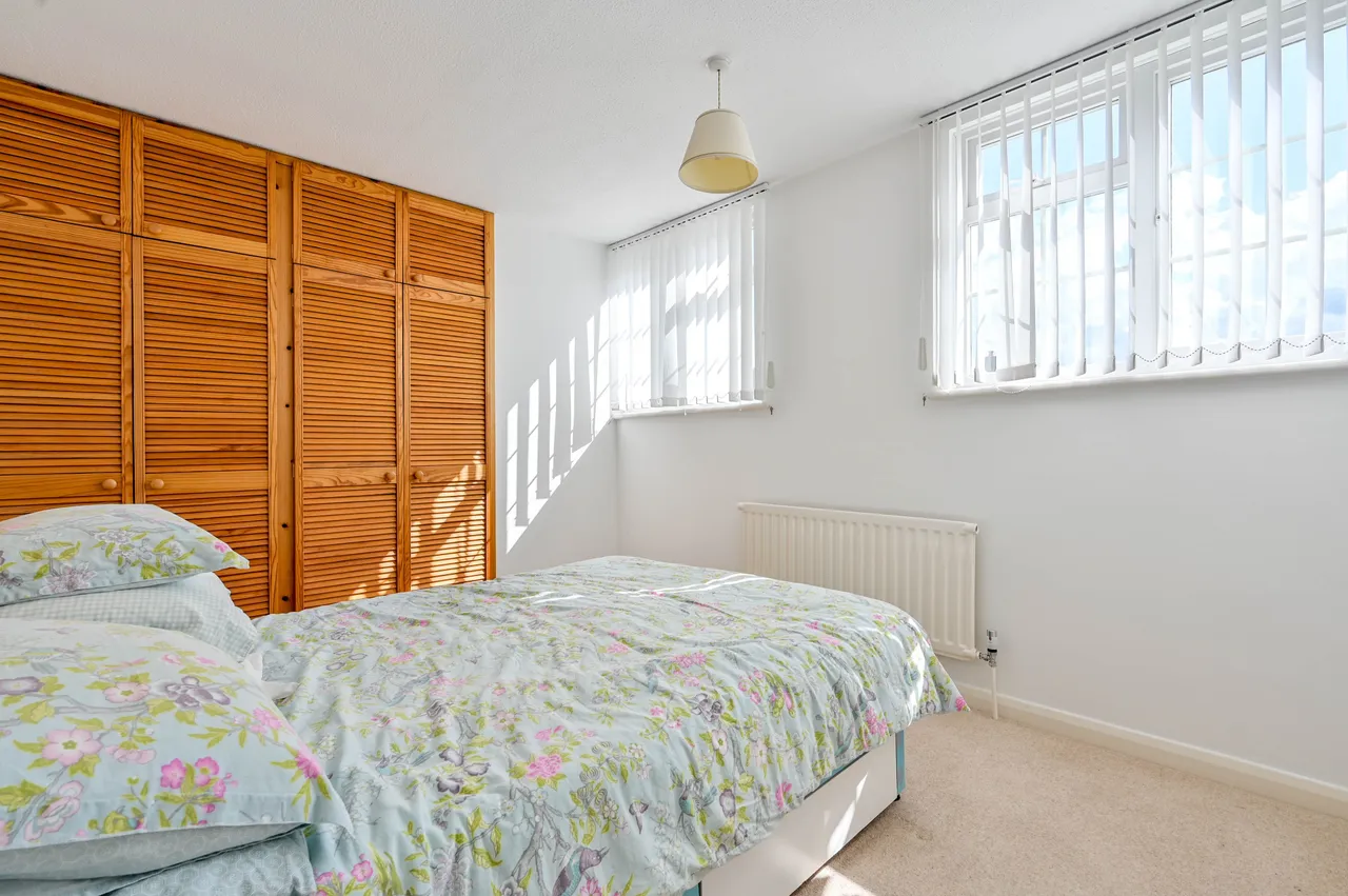 53 Collingwood Crescent, Guildford, photo 9
