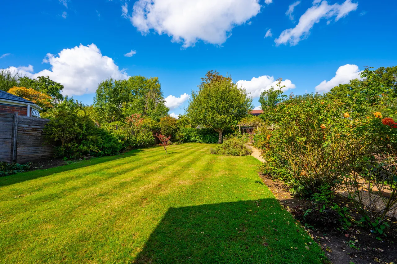 53 Collingwood Crescent, Guildford, photo 8