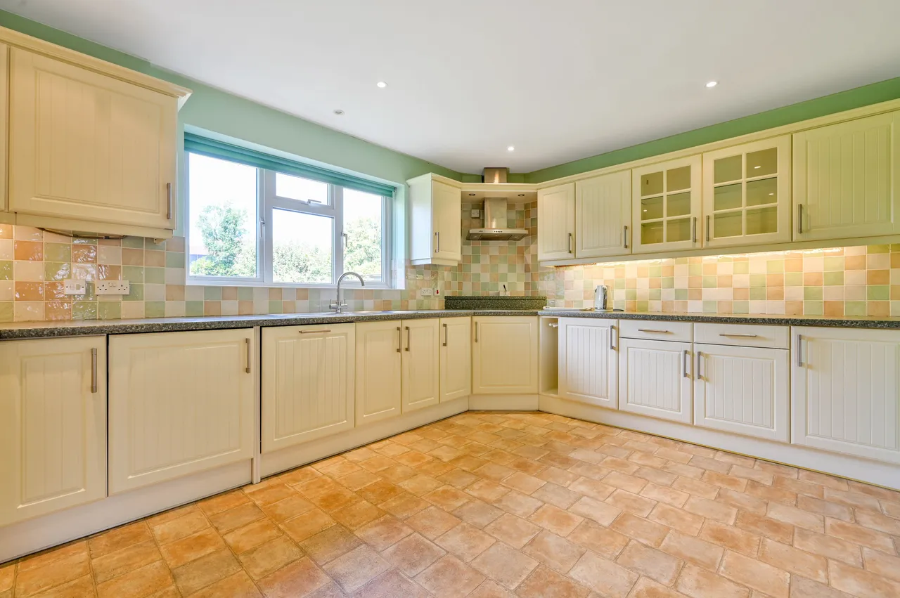 53 Collingwood Crescent, Guildford, photo 4