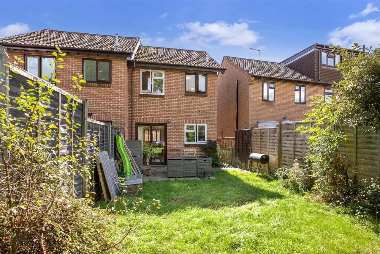 Acorn Avenue, Horsham, RH13, photo 20