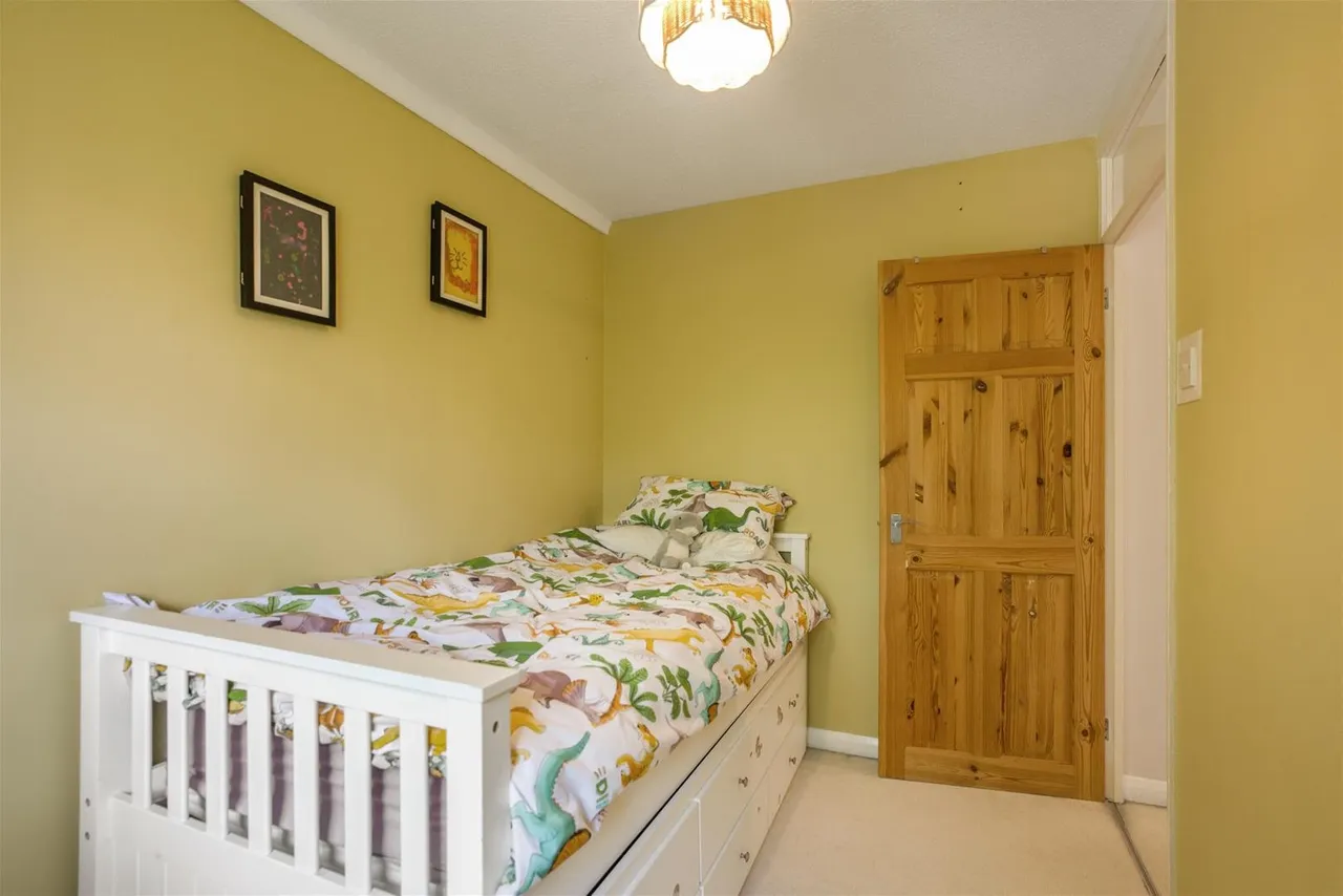 Acorn Avenue, Horsham, RH13, photo 18