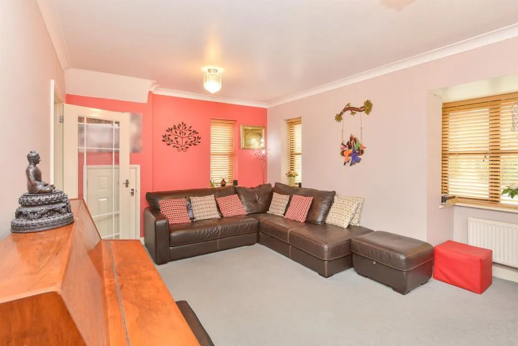Levens Hall Drive, Westcroft, MK4, photo 2