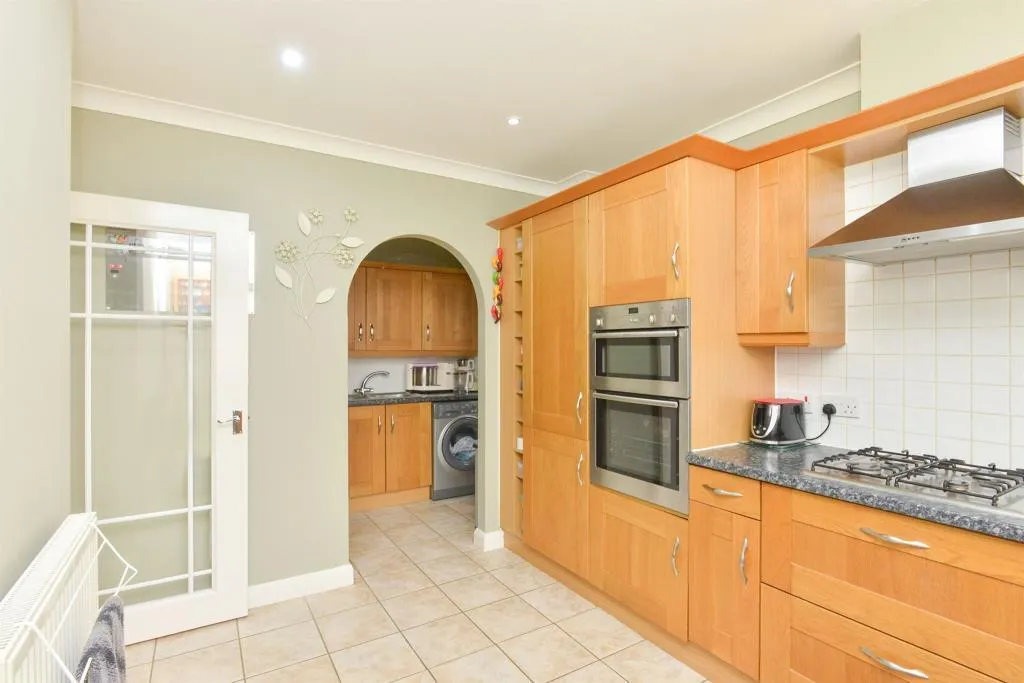 Levens Hall Drive, Westcroft, MK4, photo 3