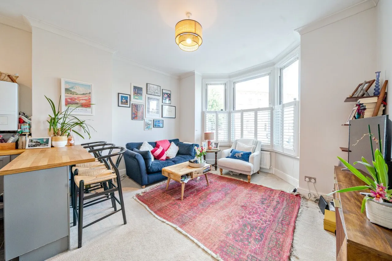 1 bed flat for sale, Cornford Grove, Balham, SW12
