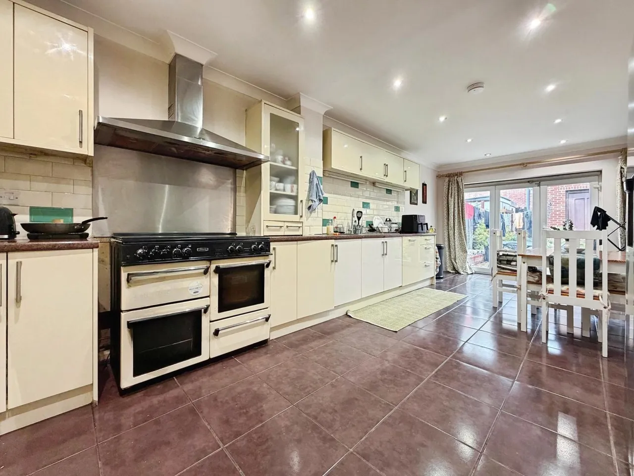 High Street, Farnborough, Hampshire, GU14 6HP, photo 3