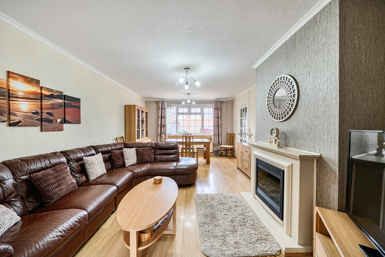 Whitby Road, Ruislip, HA4, photo 2