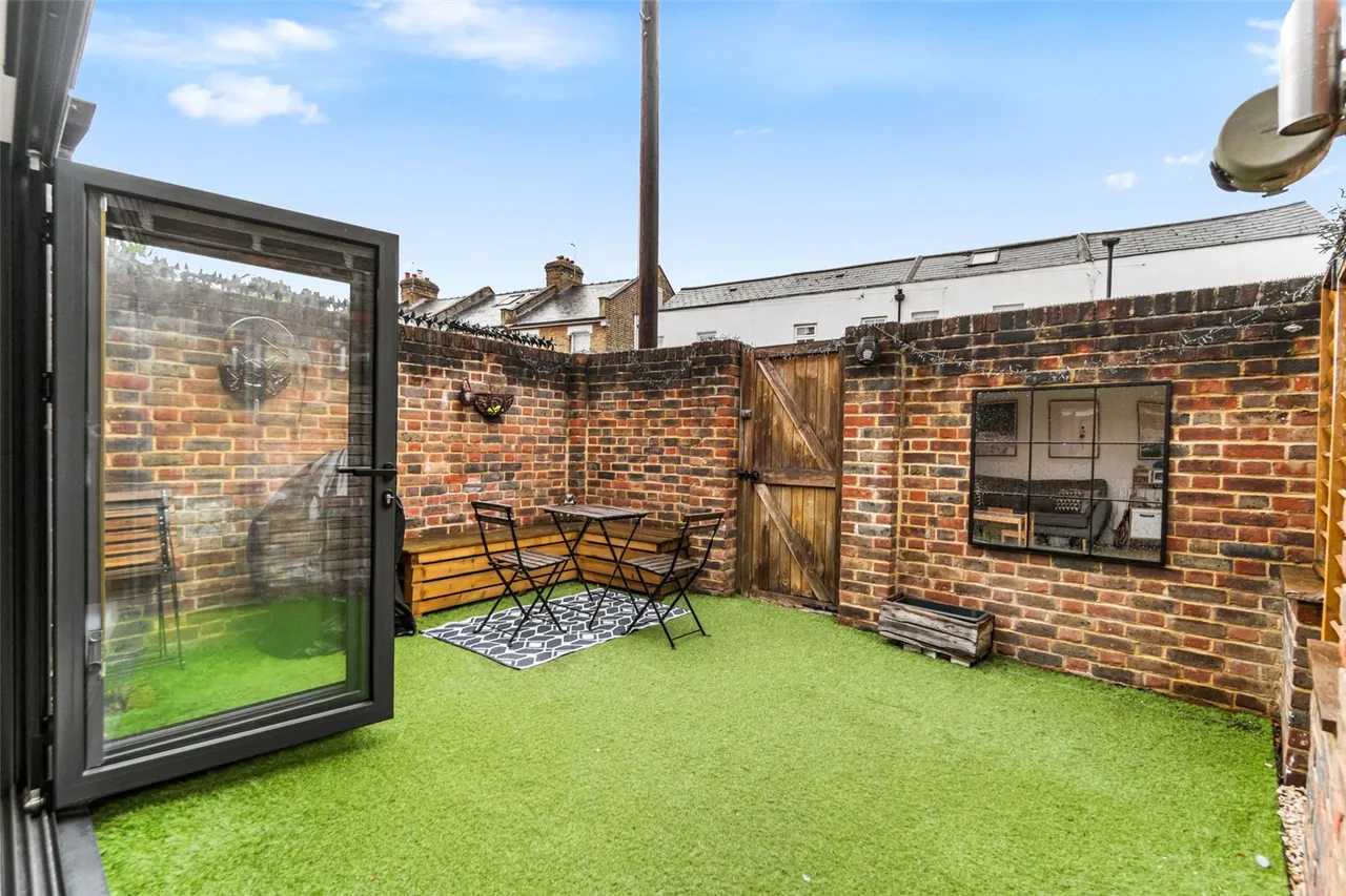 Avenue Road, Hampton, TW12 2BH, photo 10