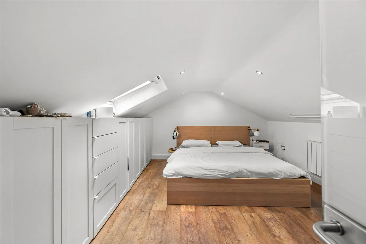 Avenue Road, Hampton, TW12 2BH, photo 9