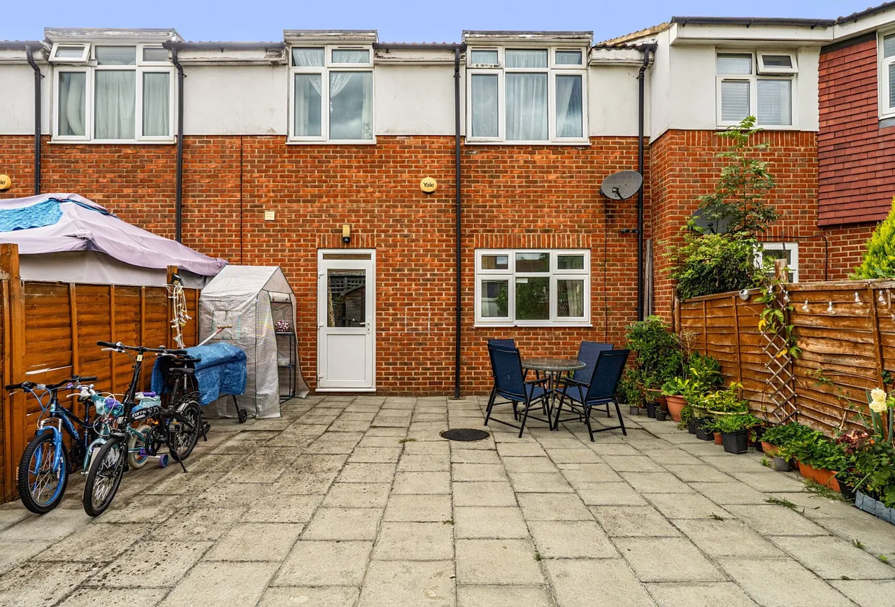 Commonside East, Mitcham, CR4 2QA, photo 6