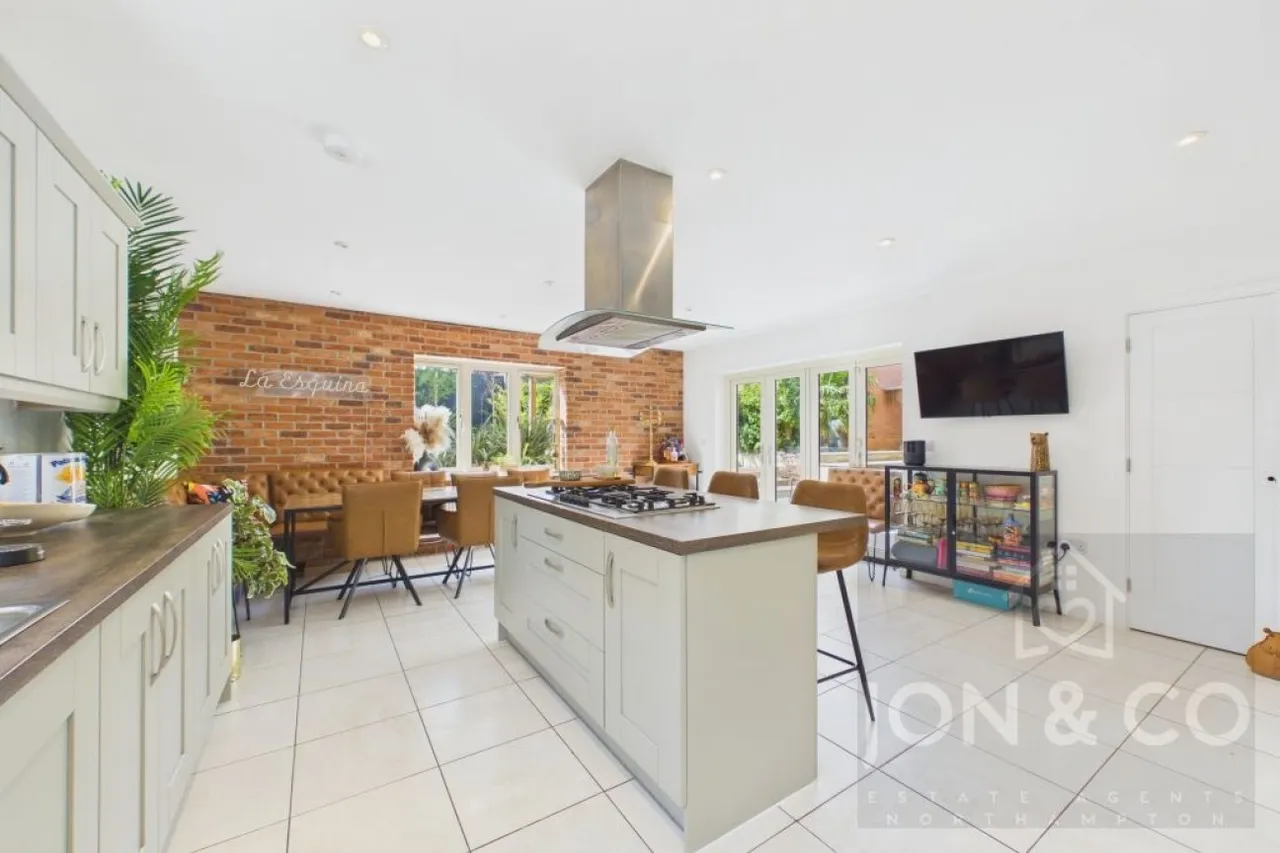 Langlands Drive, Moulton, NN3, photo 2