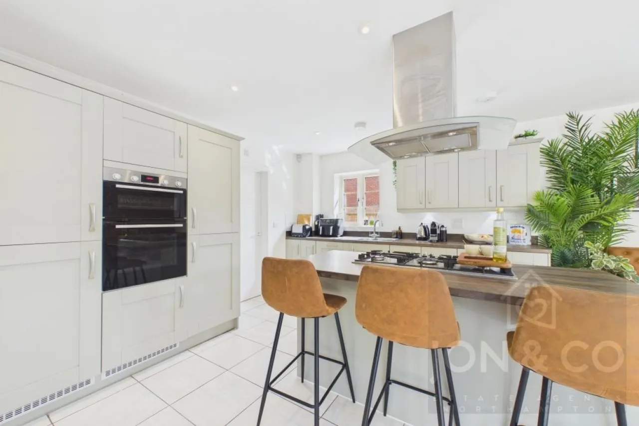 Langlands Drive, Moulton, NN3, photo 4