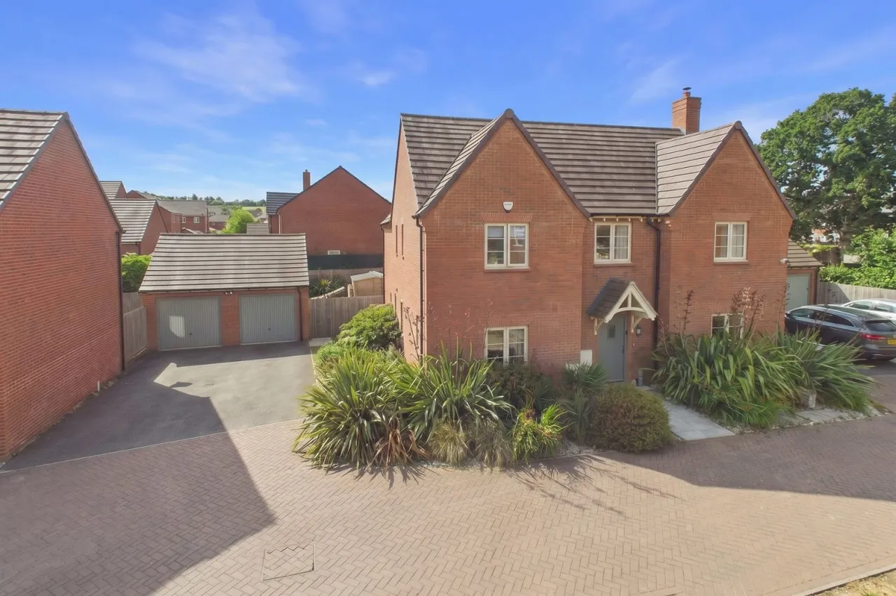 5 bed house for sale, Langlands Drive, Moulton, NN3