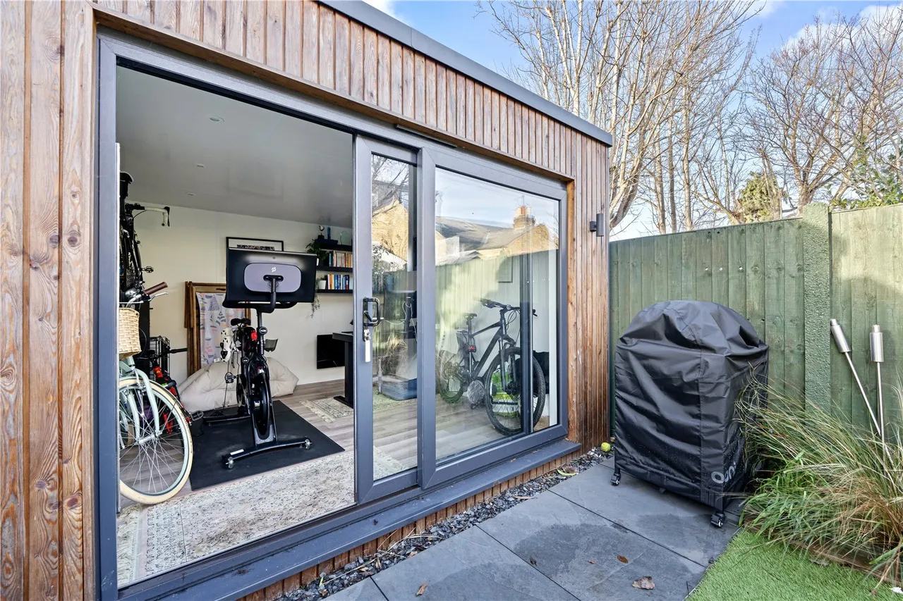 Milton Road, Hampton, TW12 2LJ, photo 12