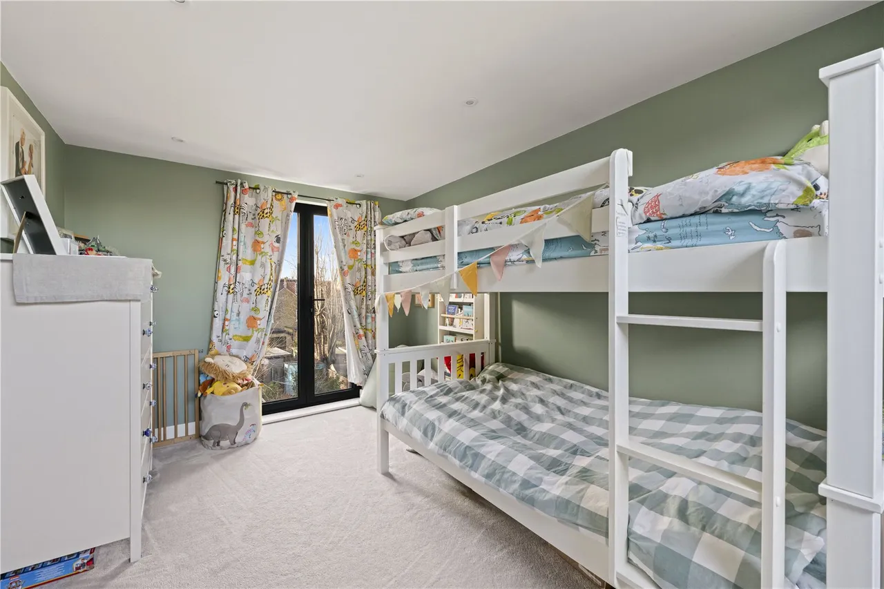 Milton Road, Hampton, TW12 2LJ, photo 11