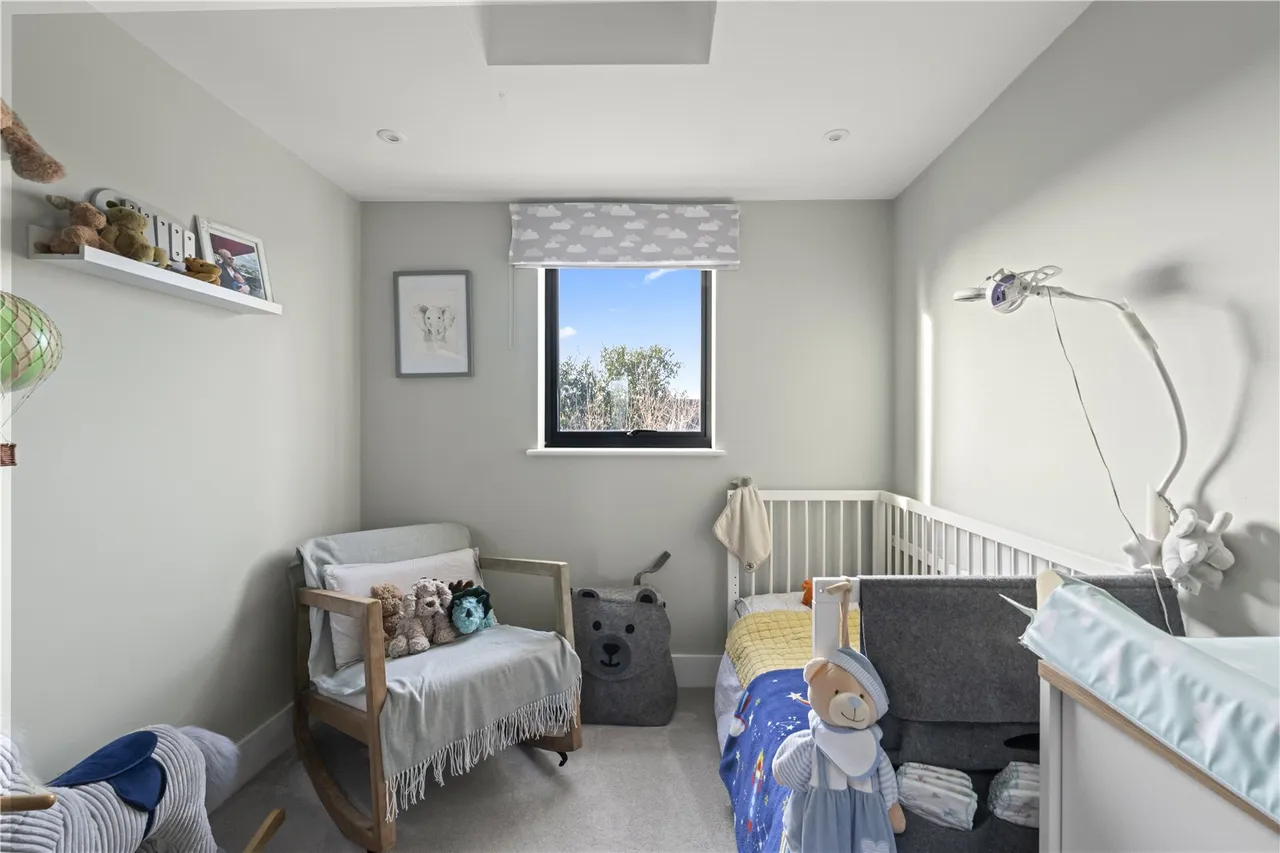 Milton Road, Hampton, TW12 2LJ, photo 8