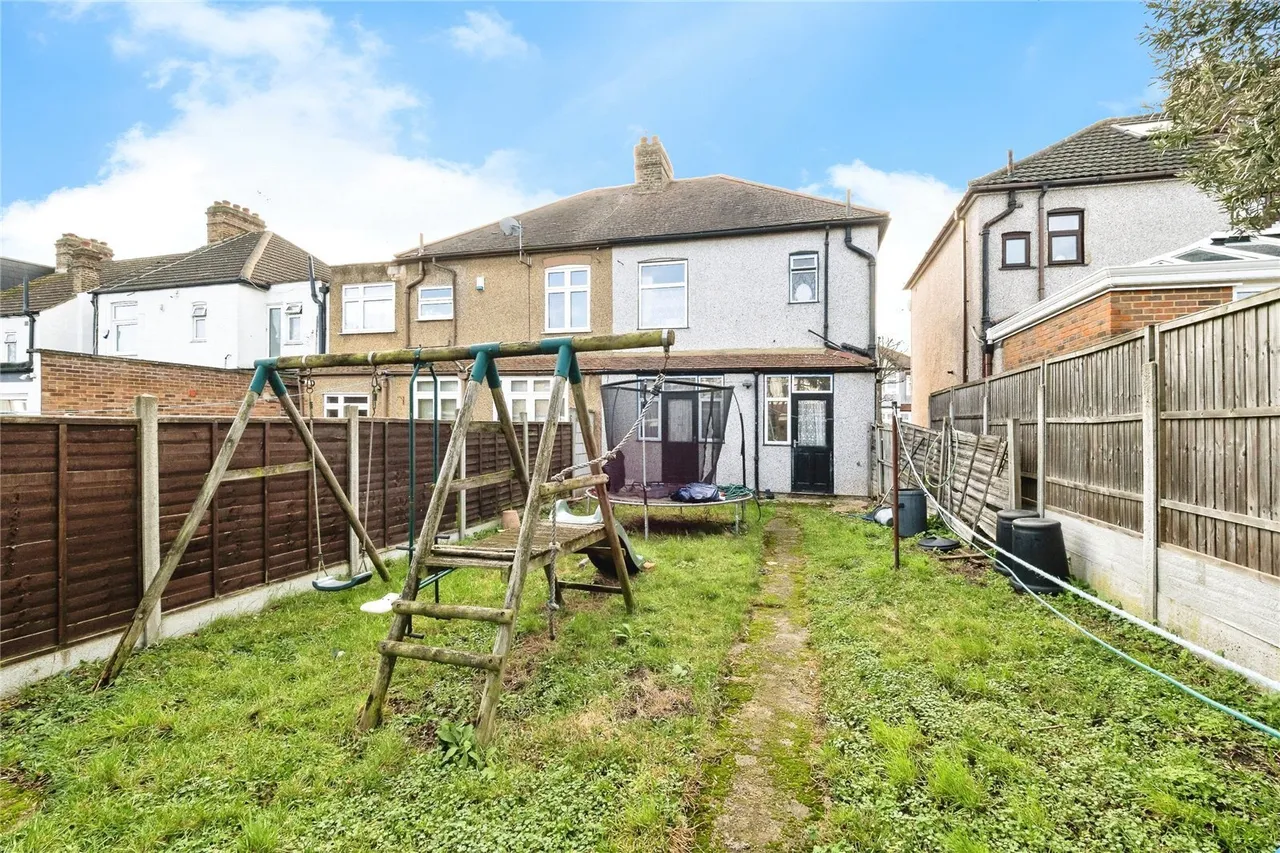 Hamilton Avenue, Ilford, IG6, photo 14