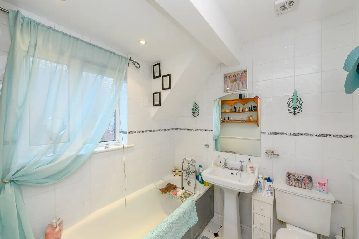 Ross Haven Place, Northwood, HA6, photo 18