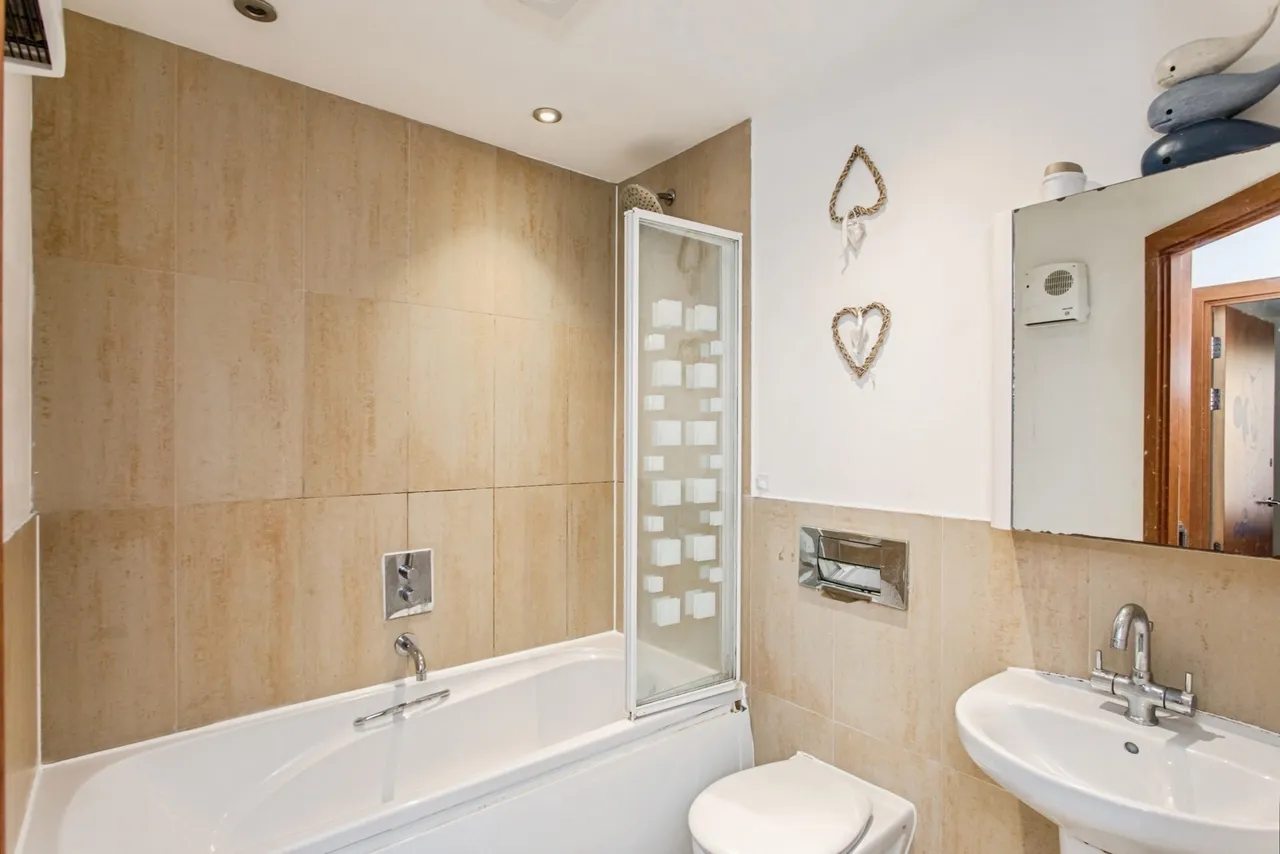 Vantage Court, 14 Kenway, Southend-On-Sea, Essex, SS2, photo 11
