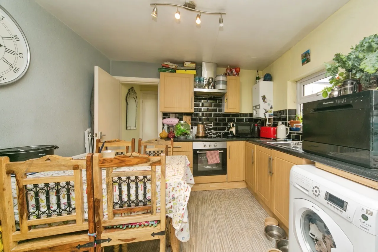 Llewelyn Road, Colwyn Bay, LL29, photo 8