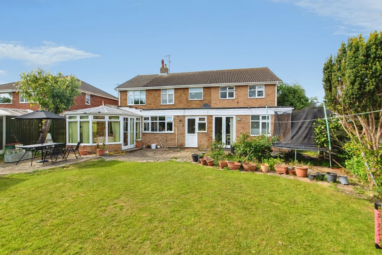 Woodfield Close, Spalding, PE11, photo 18