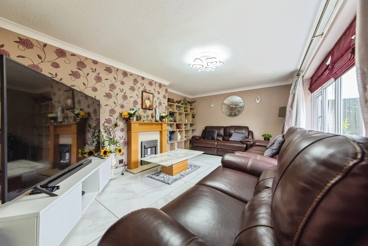 Woodfield Close, Spalding, PE11, photo 6