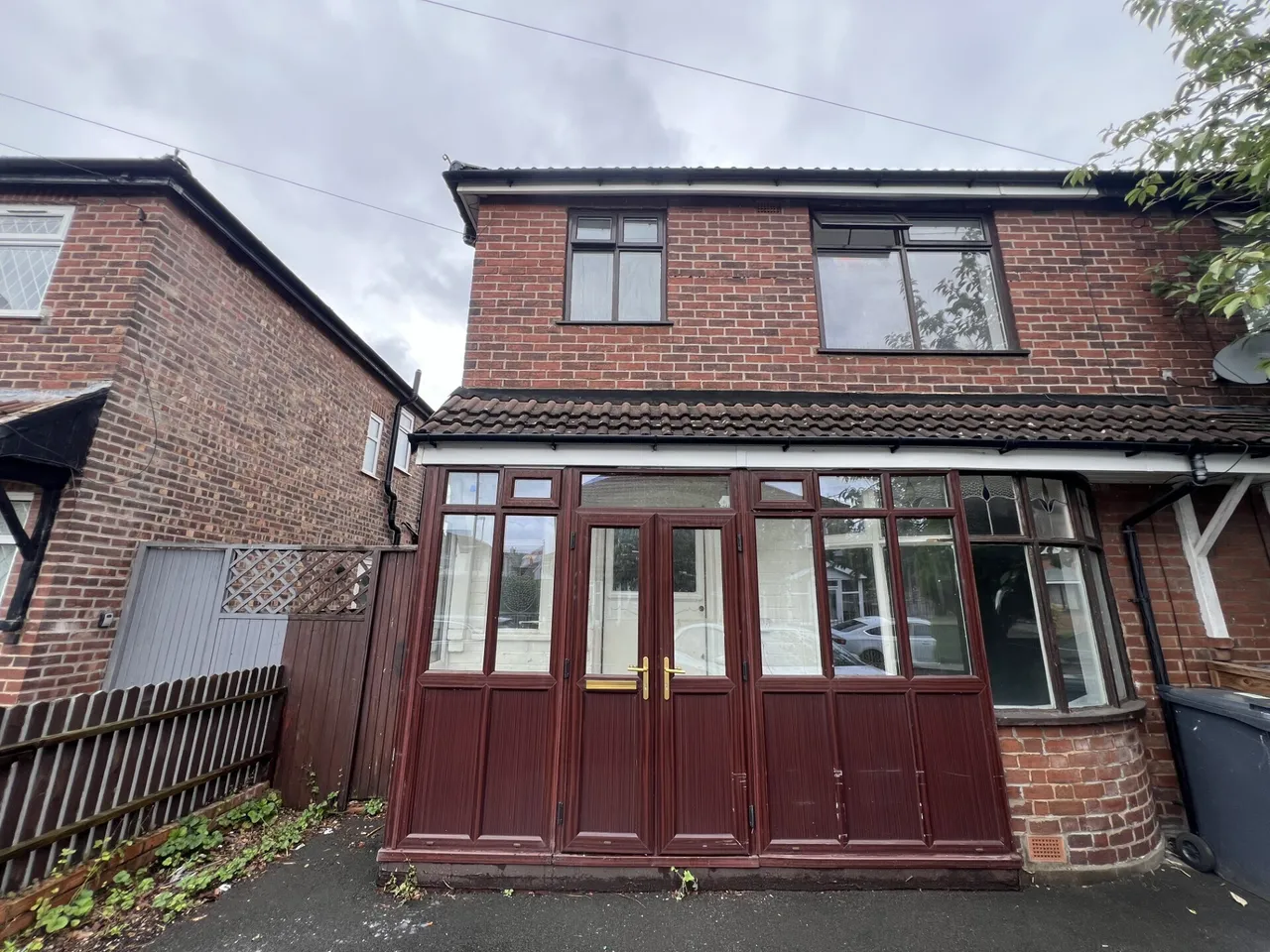 3 bed house to rent — 37 Hurst Bank Road, Ashton-under-lyne, OL6
