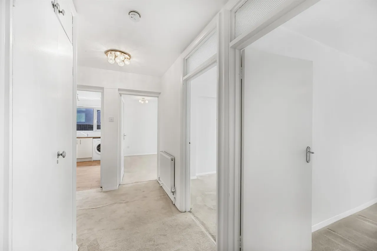 Heathcote Grove, North Chingford, E4, photo 8