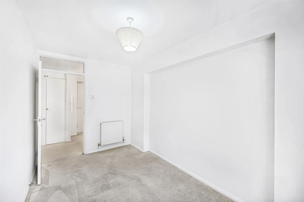 Heathcote Grove, North Chingford, E4, photo 12