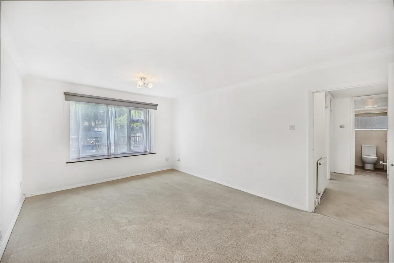Heathcote Grove, North Chingford, E4, photo 4