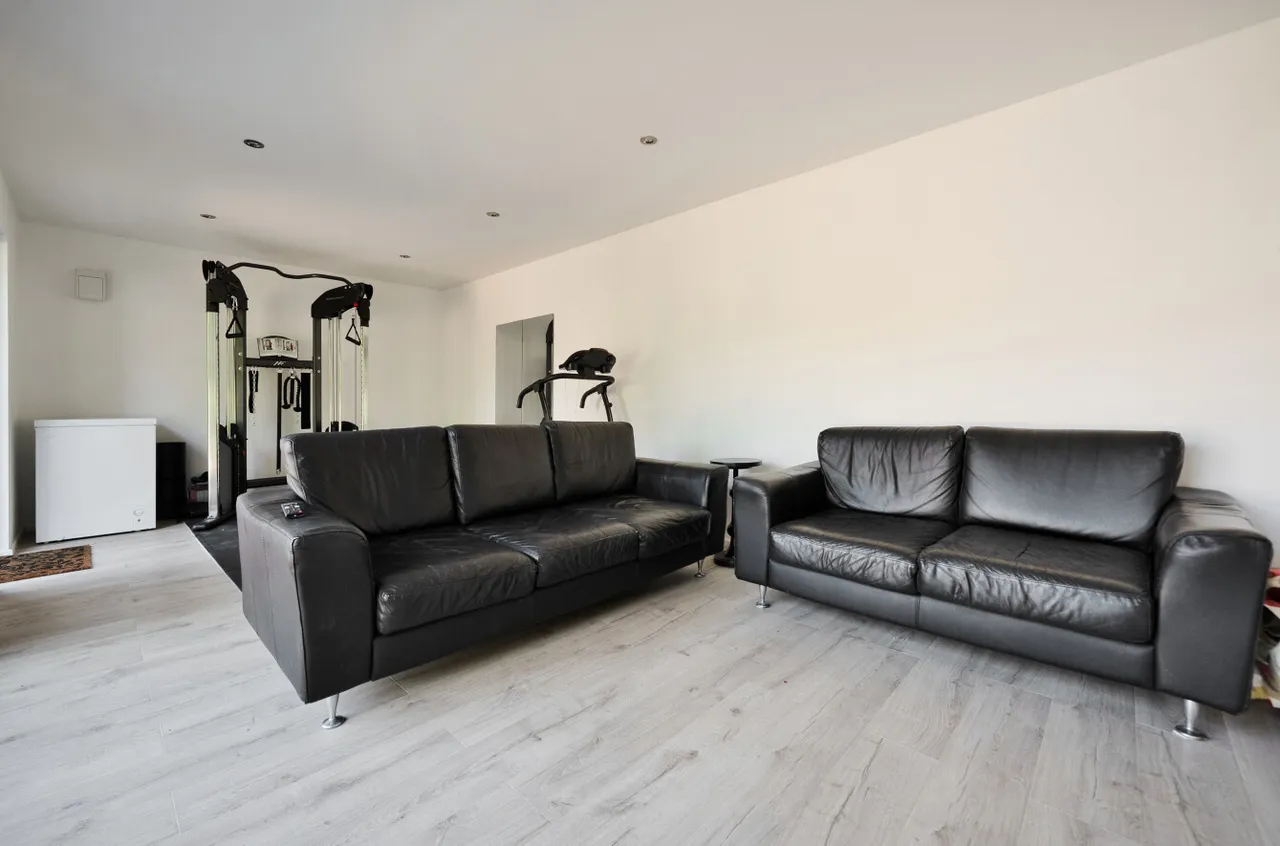 Bourne Dene, Wrecclesham, Farnham, Surrey, GU10 4RF, photo 5