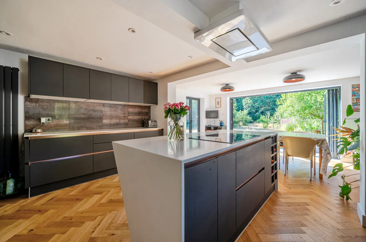 Bourne Dene, Wrecclesham, Farnham, Surrey, GU10 4RF, photo 9