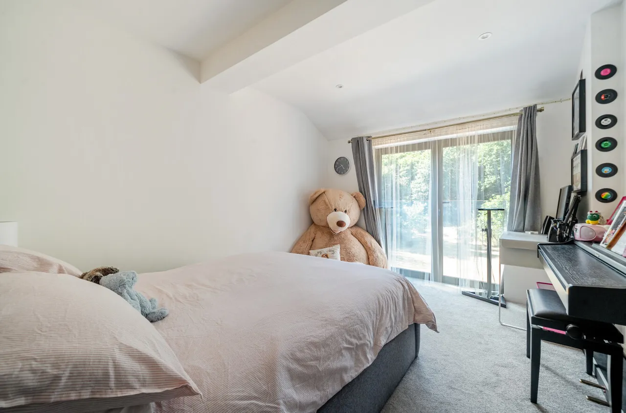 Bourne Dene, Wrecclesham, Farnham, Surrey, GU10 4RF, photo 17