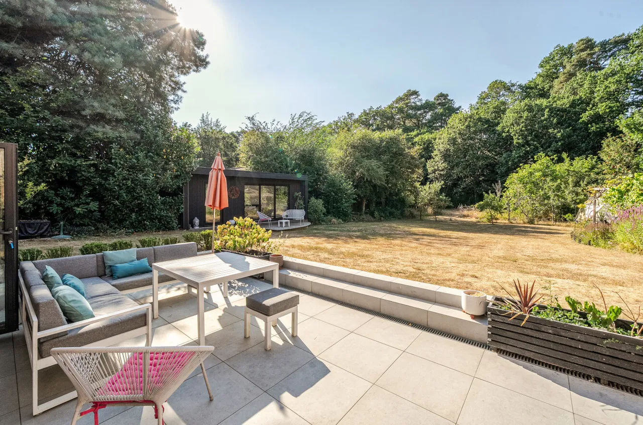 Bourne Dene, Wrecclesham, Farnham, Surrey, GU10 4RF, photo 22
