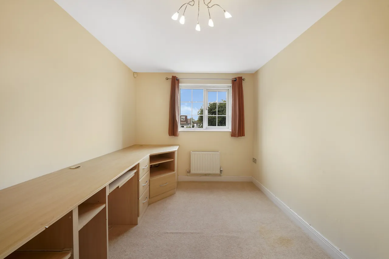 Gibbs Green, Edgware, HA8, photo 12