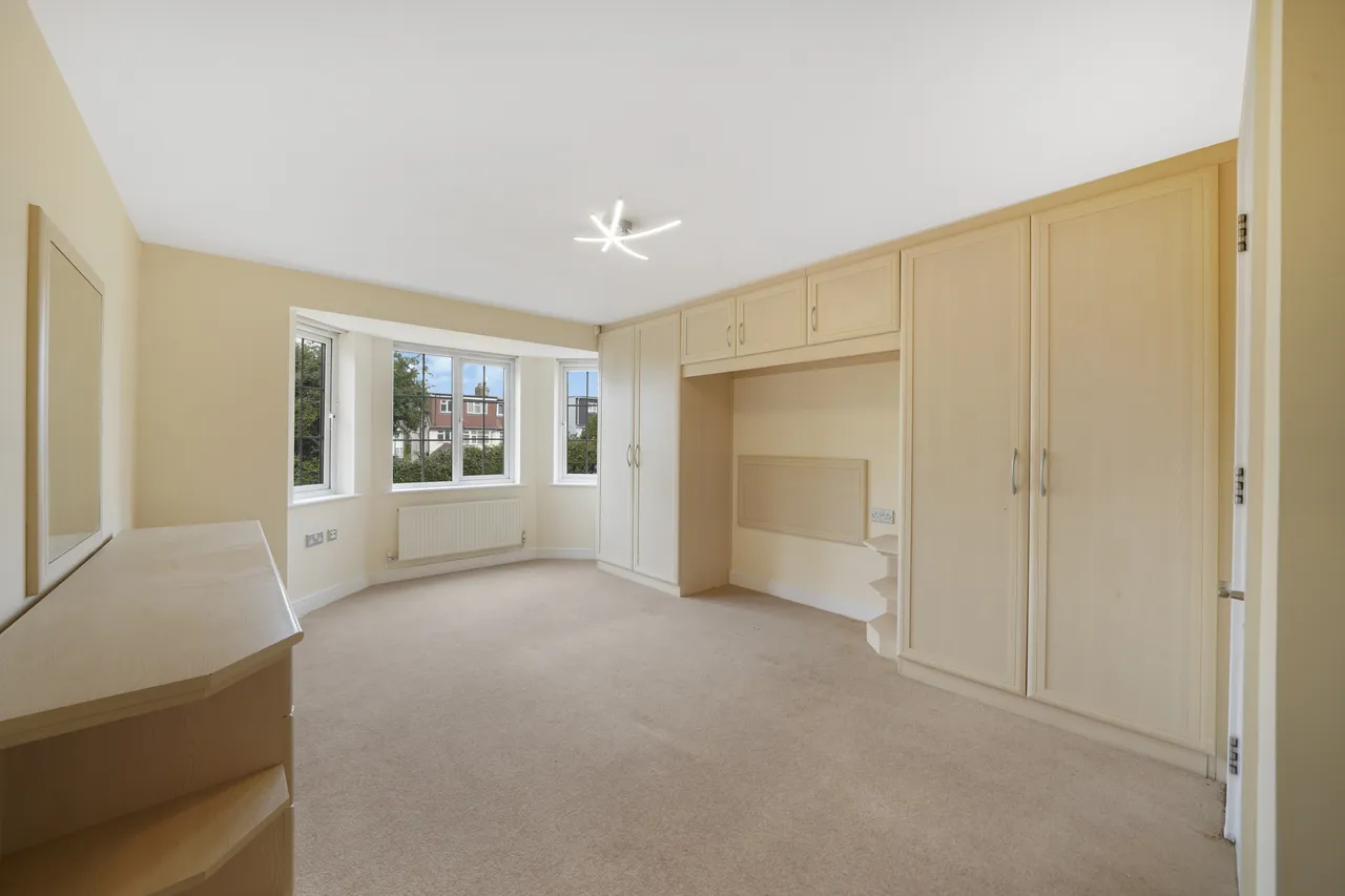 Gibbs Green, Edgware, HA8, photo 2
