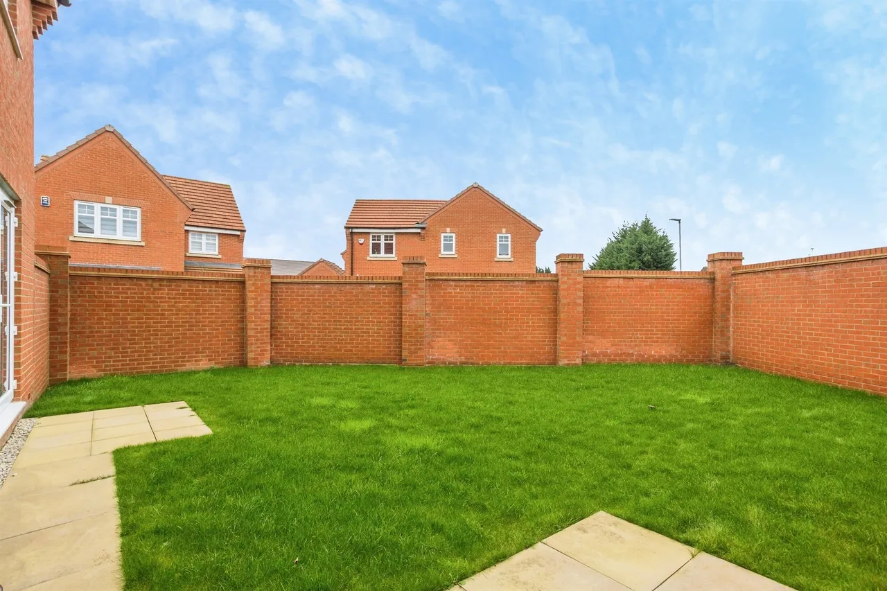 Burkwood Drive, Wakefield, WF1, photo 18